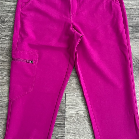 FIGS High Waisted Zamora Jogger Scrub Pants XXS PETITE Raspberry Sorbet Magenta - Picture 5 of 10